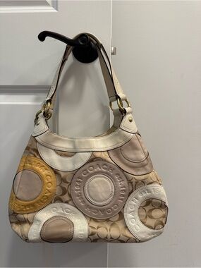 Coach Maggie 2011 F18824 Signature Circle Patchwork Hobo shoulder bag